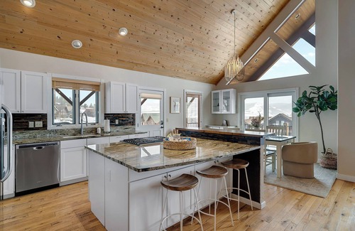 Tabernash House | Chalet Ski Retreat w/Scenic Views/Private hot tub