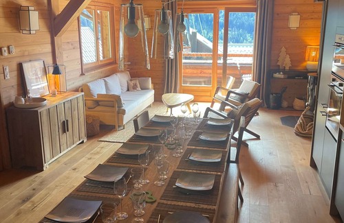 Vaujany Ski Chalet | Chalet Skidh: Perfect Getaway for Skiing & Mountain Biking