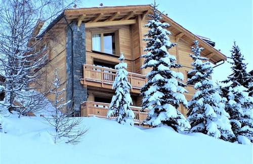 Montgenevre Ski Chalet | Grand Chalet with Pool, Jacuzzi & Cinema Room Views