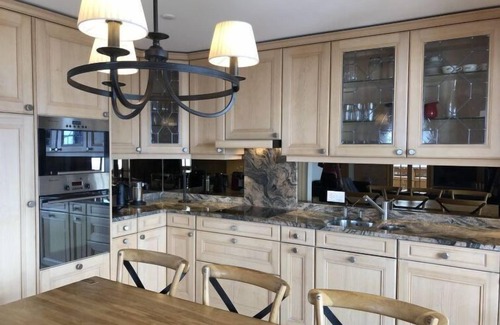 Grindelwald Apartment | Cozy Chalet Snowflake with Lake View & Spa Amenities