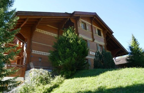 Grindelwald Apartment | Cozy Chalet Snowflake with Lake View & Spa Amenities