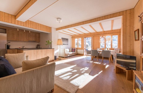 Wengen Apartment | Chalet Sonneck - stylish apartment with garden