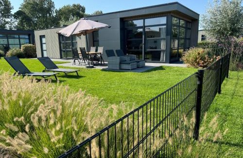Enkhuizen House | Chalet Sonnenplätzchen: Pet & Child-Friendly Retreat