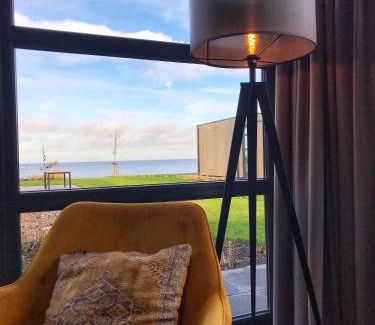 Enkhuizen House | Chalet Sonnenplätzchen: Pet & Child-Friendly Retreat
