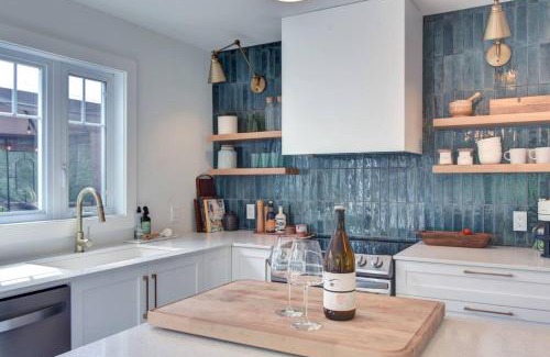 Lac-Superieur Villa | Relaxing Chalet SPA SAUNA Tremblant with Spa & Hot Tub