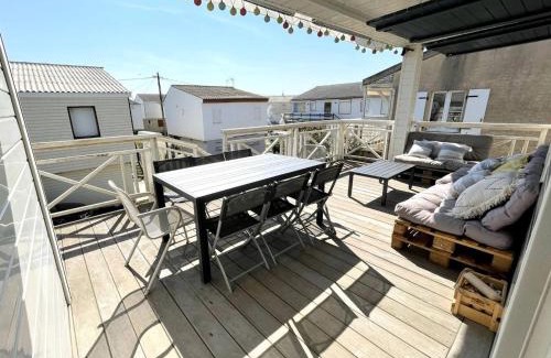 Gruissan Plage Ski Chalet | Cozy Chalet for 8 Just Steps from Gruissan Beach