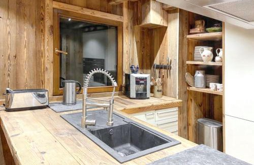 Cordon Ski Chalet | Scenic Chalet with Mountain Views and Family-Friendly Amenities