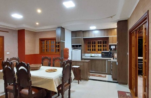 Paraisopolis Ski Chalet | Mountain Retreat: Cozy Chalet with Pool & Spa in Minas Gerais