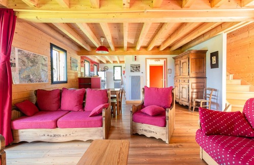 Les Sagnieres Ski Chalet | Pet-Friendly Chalet Crots: Spa, Pool & Top-Notch Ratings