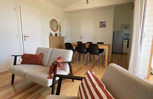 Gruissan Plage Ski Chalet | Chalet sur Pilotis: Pet Friendly with Oceanfront Views