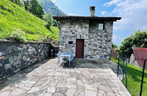 Cusino House | Serene Chalet Amidst Nature with Ocean View and Spa