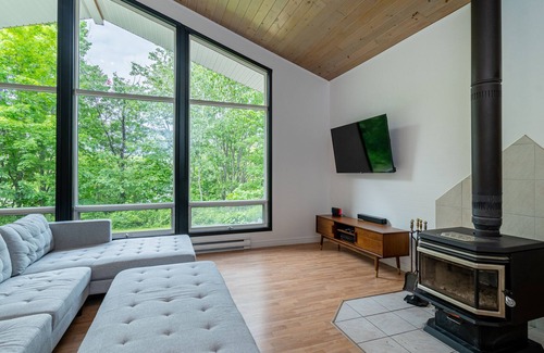 Saint-Raymond Ski Chalet | Chalet, swim spa, billiards and fireplaces at Lac Sept-Îles