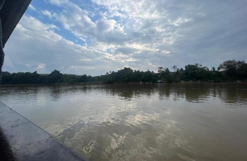 Temerloh Boat Rental | Highly Rated Chalet Terapung Laman Tok Ayah in Temerloh