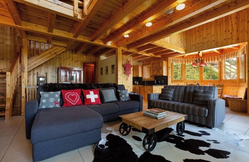 Riddes Ski Chalet | Family-Focused Chalet Teremok with Hot Tub & Sauna