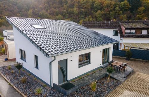 Heimbach House | Book Your Stay at Chalet Terraluna - 9/10 Guest Rated Retreat