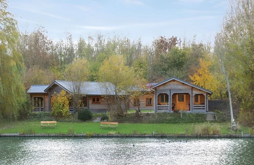 Zoutkamp Ski Chalet | Discover Chalet the Kingfisher: Nature Retreat with Pool