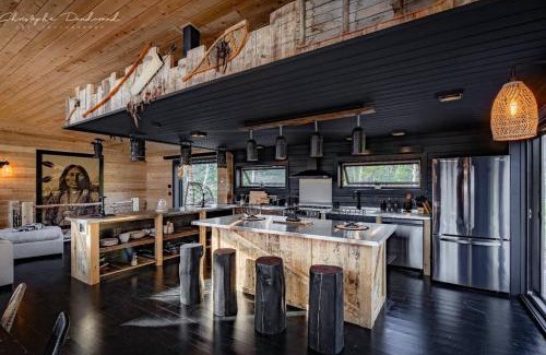La Malbaie Ski Chalet | Chalet TIPI: Chic Nature Retreat with Ocean View & Spa