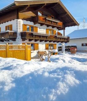 Waidring Apartment | Chalet Tirol Waidring: Pet-Friendly Getaway with Ocean Views