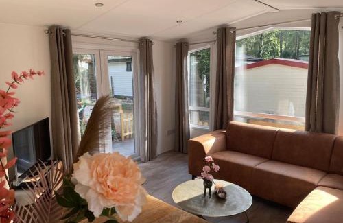 Bosgebied Hoenderloo Ski Chalet | Family-Friendly Chalet Toetje on the Veluwe with Pool