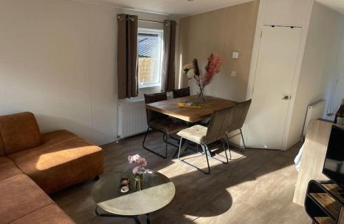 Bosgebied Hoenderloo Ski Chalet | Family-Friendly Chalet Toetje on the Veluwe with Pool