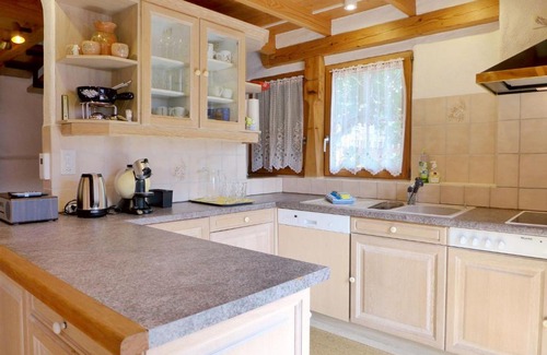Erschmatt Ski Chalet | Family-Friendly Chalet Tschingeli with Top Guest Ratings