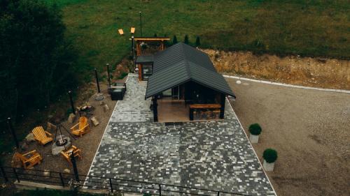 Plavya Ski Chalet | Chalet Tukhlya