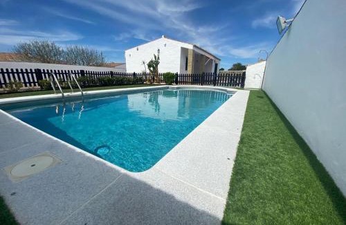 Conil de la Frontera House | Pet-Friendly Chalet Ventura in Conil - Rated 10/10 by Guests