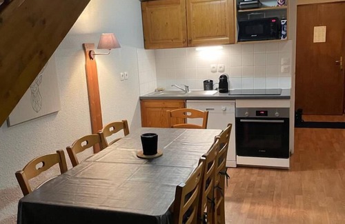 La Joue du Loup Ski Chalet | Cozy Chalet with Mountain Views and Pool in La Joue du Loup