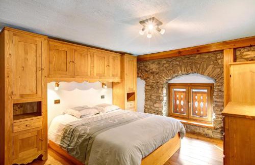 La Salle Ski Chalet | Family-Friendly Chalet Vista Monte Bianco with Scenic Views