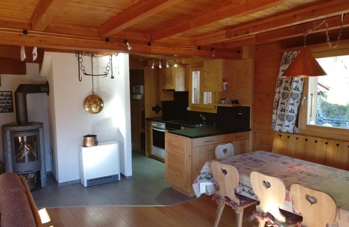 St. Luc Ski Chalet | Family-Friendly Chalet VOLIÈRE HAUT with Garden & Terrace