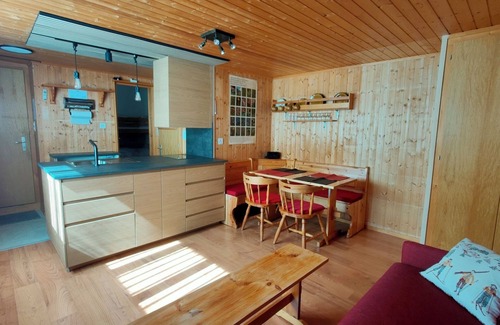 St. Luc Ski Chalet | Family-Friendly Chalet VOLIÈRE HAUT with Garden & Terrace