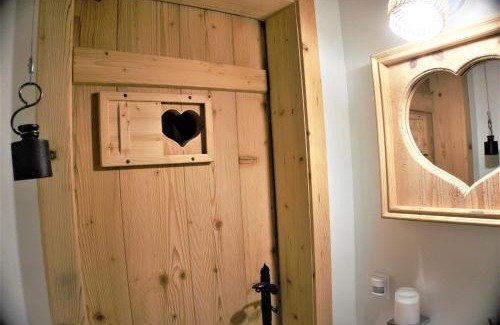 Unterschonau Apartment | Explore Chalet Watzmann: 5-Star Stay with High Ratings