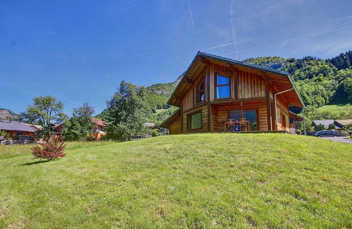 Le Biot Ski Chalet | Inviting Chalet Morand with WiFi & Family-Friendly Amenities