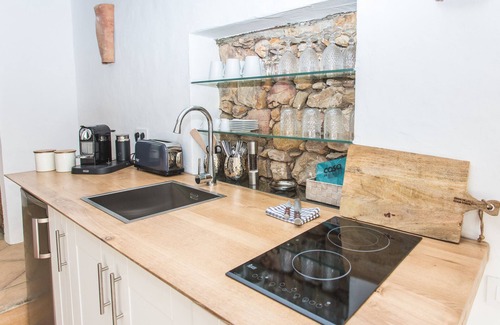 Tarifa Apartment | Secluded Chalet Wind: Breathtaking Ocean Views Await