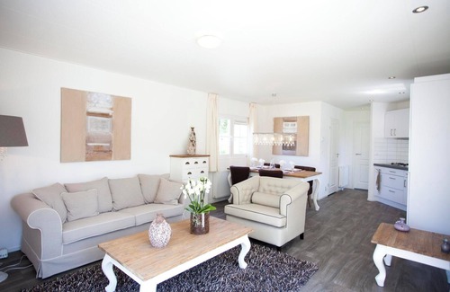 Velsen-Zuid House | Modern Chalet with 2 Bedrooms and Terrace, Rated 10/10