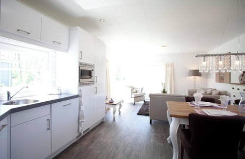 Velsen-Zuid House | Modern Chalet with 2 Bedrooms and Terrace, Rated 10/10
