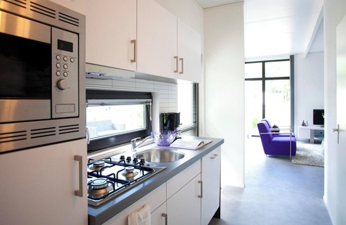Velsen-Zuid Ski Chalet | Cozy 2-Bedroom Chalet with Terrace and Family-Friendly Amenities