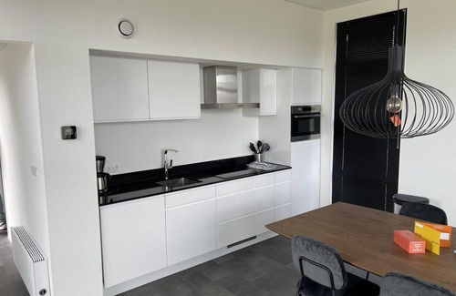 Enkhuizen House | Cozy 2-Bedroom Chalet with Terrace and Family Amenities