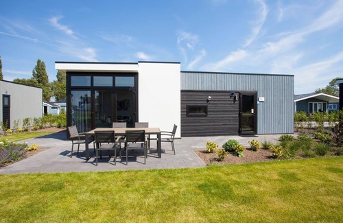 Nijkerk House | Cozy 2-Bedroom Chalet with Terrace - Pet Friendly Stay