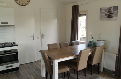 Langeberg House | Cozy Chalet with 3 Bedrooms and Child-Friendly Amenities