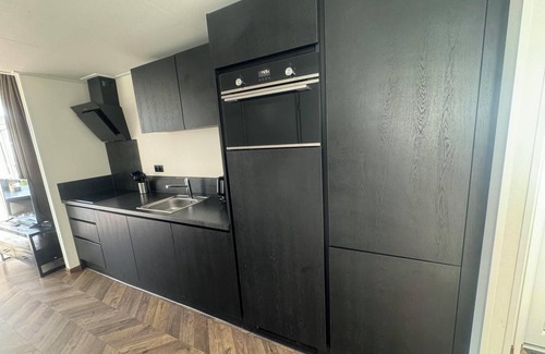 Susteren House | Cozy 3-Bedroom Chalet with Terrace & Family-Friendly Amenities