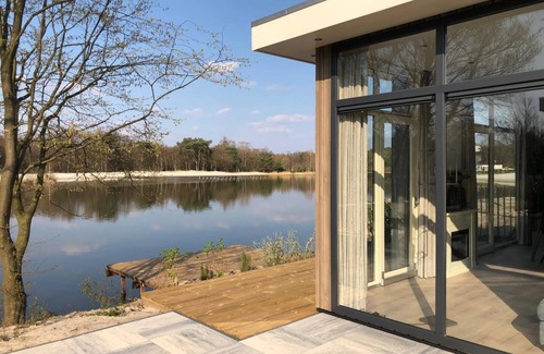 Mol House | Family-Friendly Chalet with 3 Bedrooms and Kitchen Access