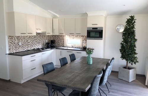 Mol House | Perfect Family Chalet with 3 Bedrooms & Pet-Friendly Options