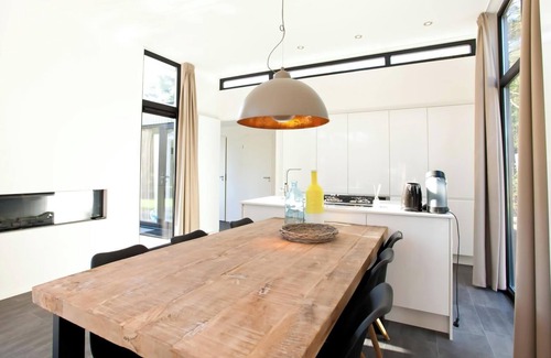 Nijkerk House | Family-Friendly Chalet with 3 Bedrooms and Terrace