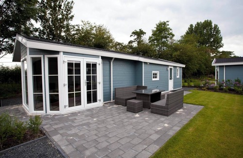 Nijkerk House | Cozy 3-Bedroom Chalet with Terrace and Family Amenities