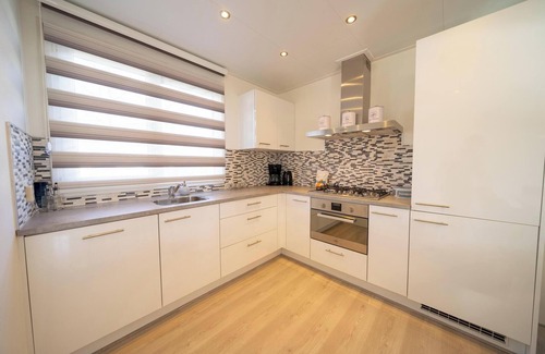 Susteren House | Spacious Chalet with Garden, Perfect for Families and Pets