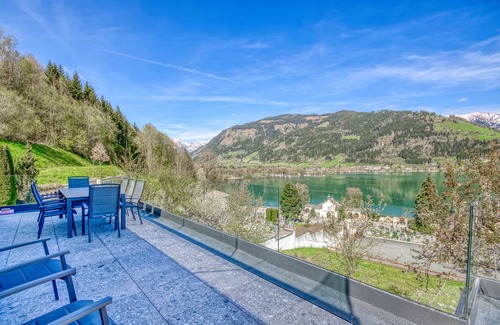 Zell am See House | Scenic Chalet Overlooking Zeller See Lake with Spa Access