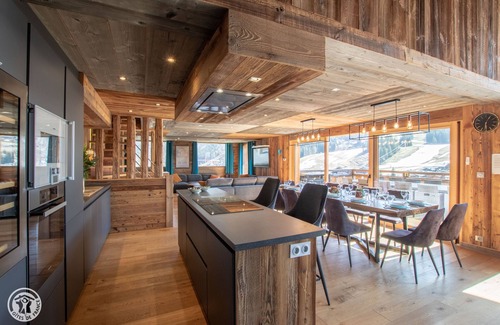 Les Gets Ski Chalet | Relaxing Chalet with Hot Tub and Breathtaking Views