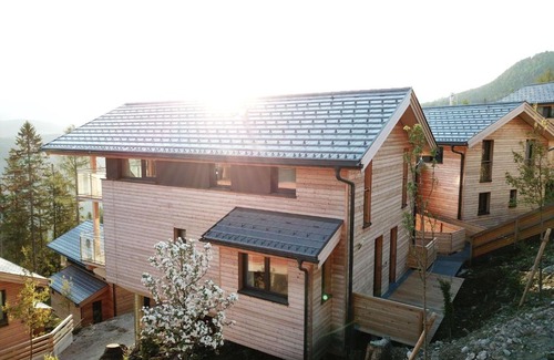 Pichl-Preunegg Ski Chalet | Cozy Ski In Ski Out Chalet Reiteralm 11 with Hot Tub