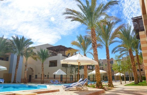 Port Ghalib Apartment | Inviting Chalet with Pool View and Private Beach Access